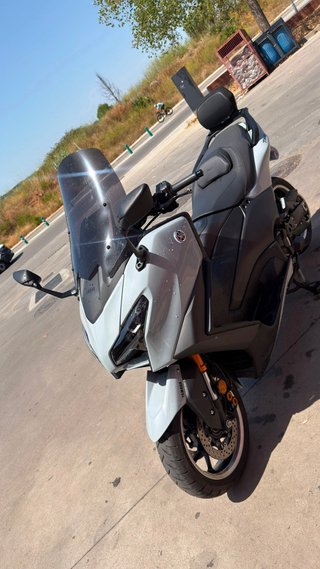 Yamaha Tmax 2025 Tech MAX 560