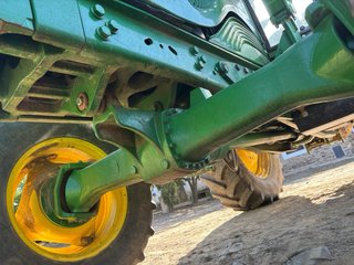 Tractor John Deere 6515 con pala
