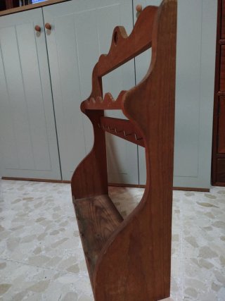 Alacena de madera antigua