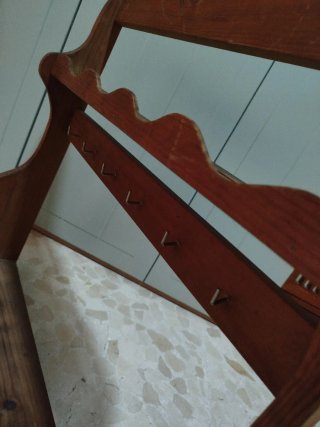 Alacena de madera antigua