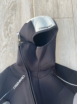 Neopreno Tribord 5mm con capucha