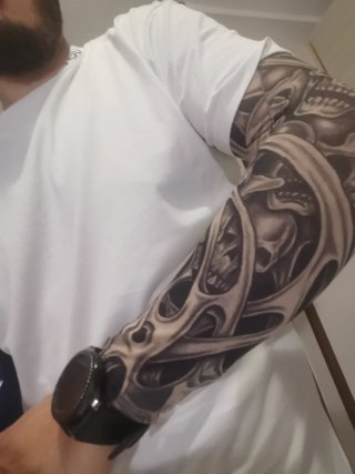Manicotto finto tatuaggio teschio