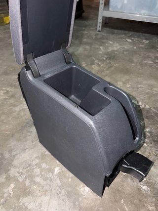 Reposabrazos consola central Golf 5