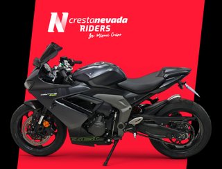 Triumph DAYTONA 660