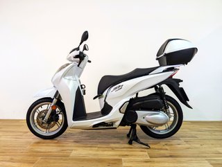 HONDA SH 300i ABS  Top Box (2016-2018) 2017