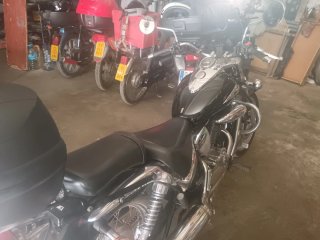 Suzuki Intruder 250 Negra cubiertas motor de arran