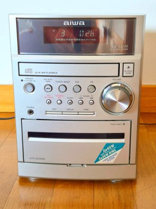 Minicadena Aiwa XR-EM50 + altavoces + mando