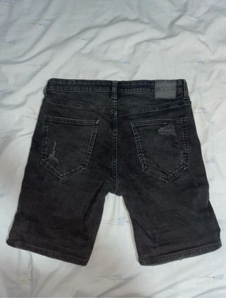 Pantalón vaquero corto Bershka