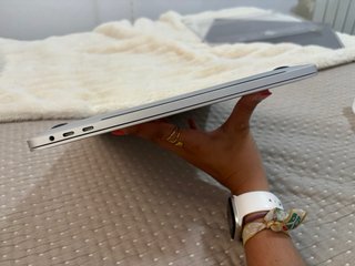 MacBook Pro 16” 2019 i7 16GB Plata
