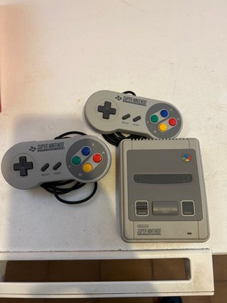 Súper Nintendo Mini + 2 Mandos