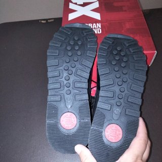 Zapatillas Xti con etiquetas
