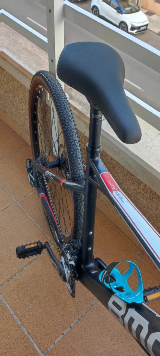 Bicicleta MTB- Marca: BMC - Carbono