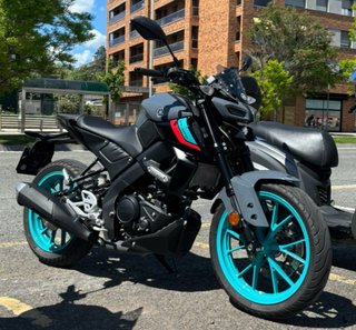 Yamaha MT-125 2023 Negra y Azul