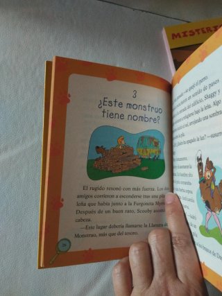 Lote libros de Scooby , misterios  a 4 patas.