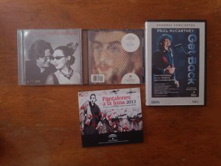 Lote de CDs de música variada