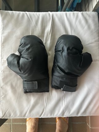 Guantes de boxeo negros