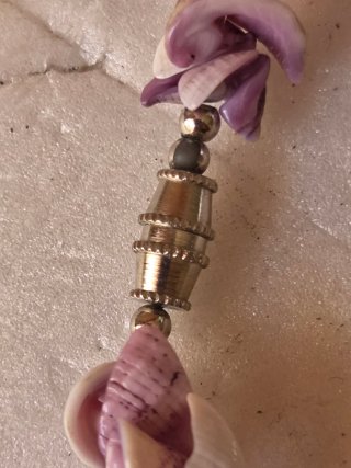 Collana conchiglie viola e beige