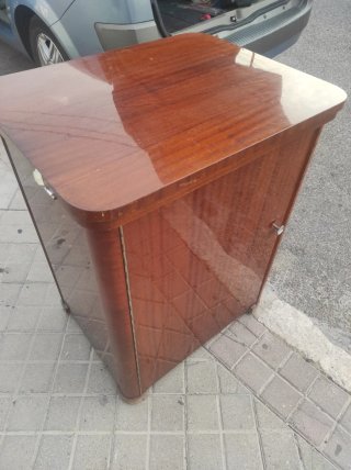 Máquina de coser Alfa antigua
