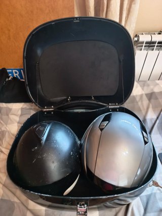 Baúl para moto negro