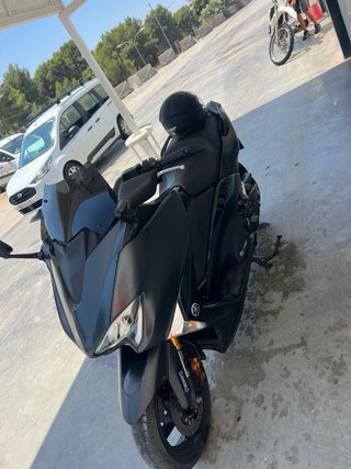 Yamaha T-MAX 530 SX Negra