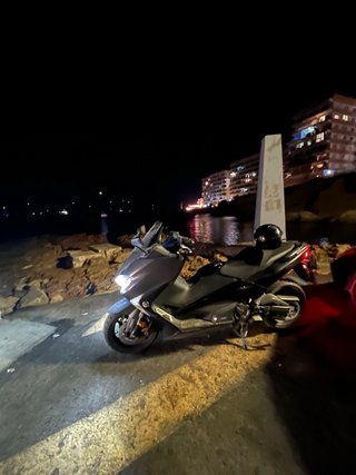 Yamaha T-MAX 530 SX Negra