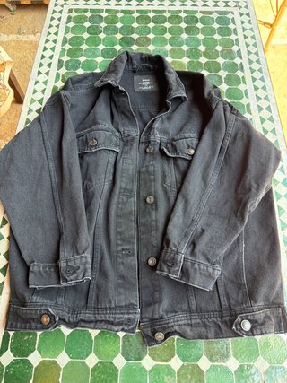 Chaqueta vaquera negra Stradivarius mujer