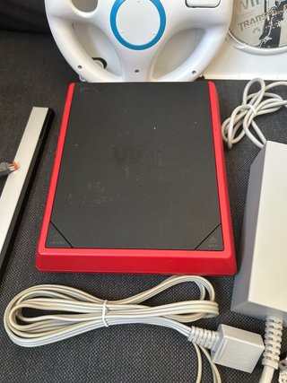 Nintendo Wii Mini Roja + Accesorios + Juegos