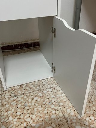 Escritorio blanco con cajones incluidos