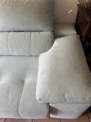 Sofá de tela extensible casi nuevo