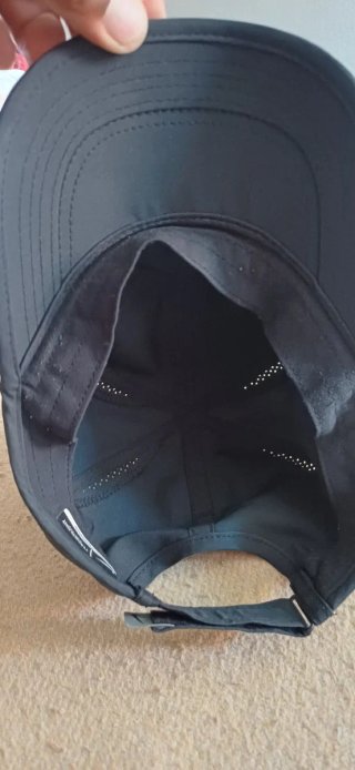 Gorra deportiva Nike negra