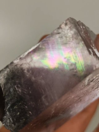 Calcita con Rutilo y fluorescencia
