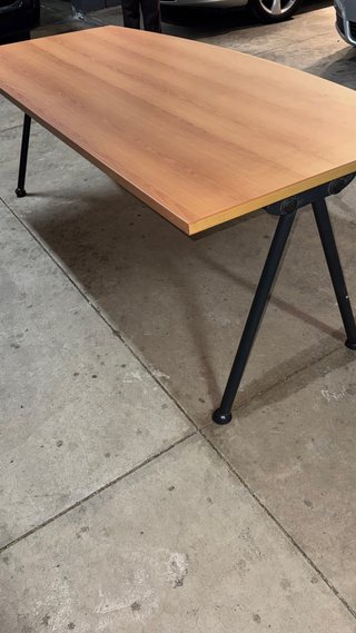 Mesa de escritorio madera y metal
