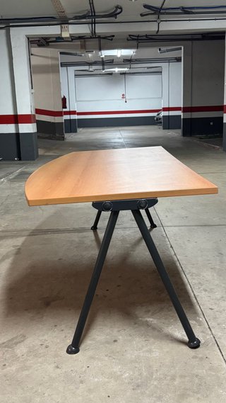 Mesa de escritorio madera y metal