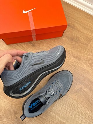Nike Vomero plus Talla 42