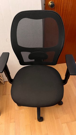 Sillón de oficina ergonómico negro