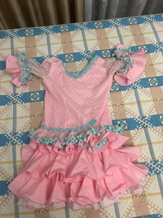 Vestido de flamenca rosa con lunares