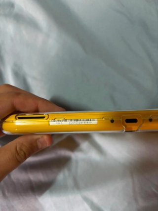 Nintendo Switch Lite Amarillo + Funda Negra
