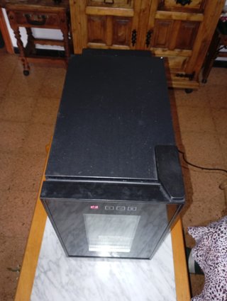 Vinoteca Negra Salvad