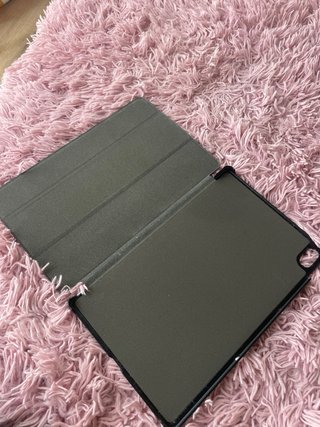Tablet Negra con Funda Gris