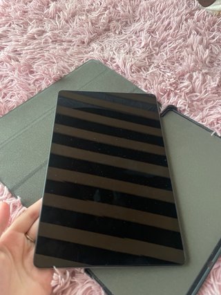 Tablet Negra con Funda Gris