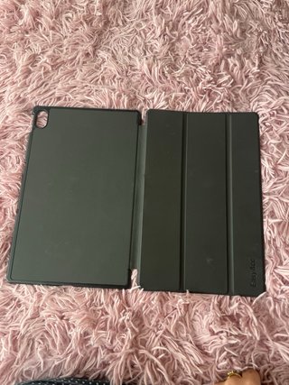 Tablet Negra con Funda Gris