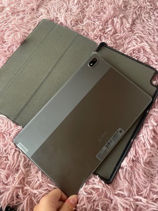 Tablet Negra con Funda Gris