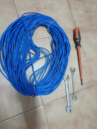 Bobina de cable azul