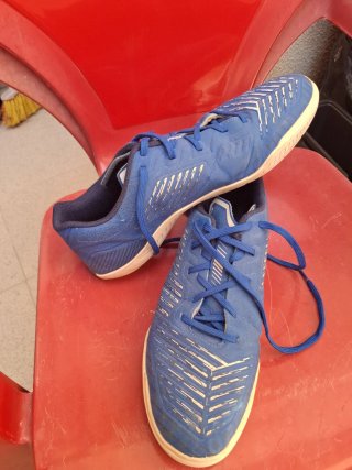 Zapatillas Fútbol Azul y Blanco