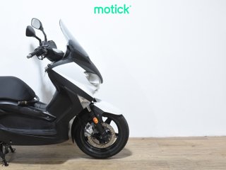YAMAHA XMAX 125