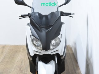 YAMAHA XMAX 125