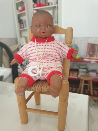 Colección Barriguitas Famosa Vintage + Mueble