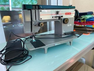 Máquina de coser Alfa Zig-Zag