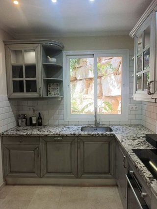Casa adosada en alquiler en Istán