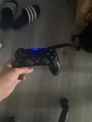 Consola PS4 Slim Negra con mando
